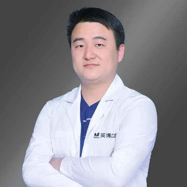李茂杰医生肖像