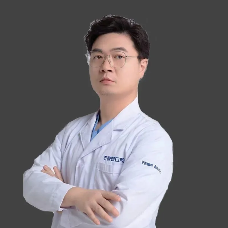 张巍医生肖像